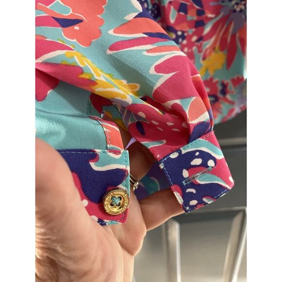 Lilly Pulitzer Trippin and Sippin Elsa Silk Popover Blouse Size M Pink Flowers - Picture 2 of 9